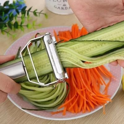 Éplucheur à julienne découpe un concombre