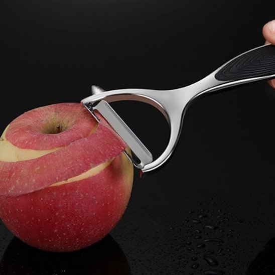 Éplucheuse légumes métallique épluche une pomme